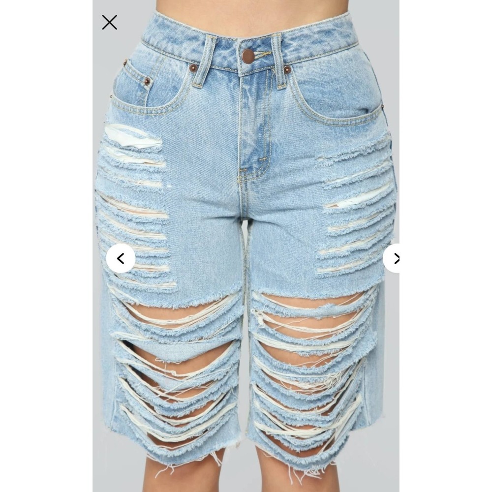 Fashion Nova Daydreaming Distressed Bermuda Shorts Women's Size 5 Blue Denim